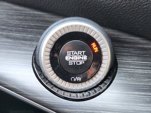 Used 2024 Jeep Wagoneer Series II w/ Flexible Seating Group image 22