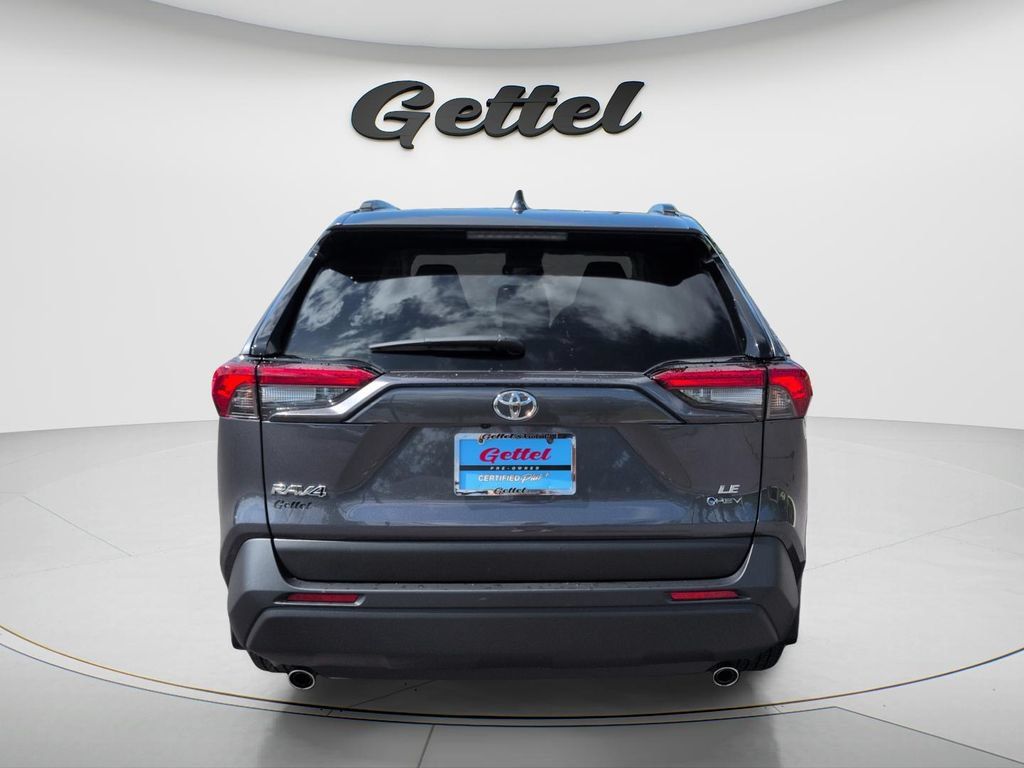 Used 2025 Toyota RAV4 LE AWD/4WD image 6