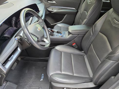 Used 2024 Cadillac XT4 Premium Luxury FWD image 11