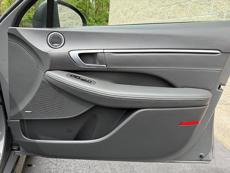 Used 2021 Hyundai Sonata Limited w/ Winter Weather Package FWD image 24