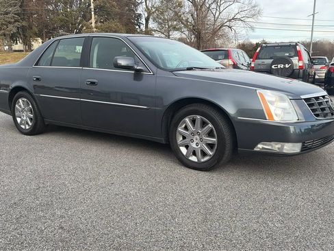Used 2010 Cadillac DTS Premium image 9