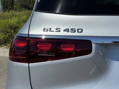 New 2025 Mercedes-Benz GLS 450 4MATIC image 11
