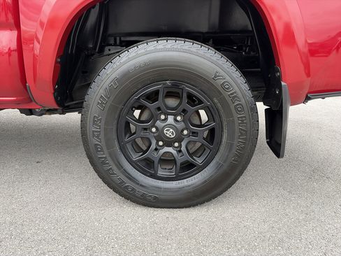 Certified 2021 Toyota Tacoma SR5 image 9
