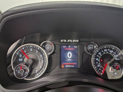 Used 2024 RAM 2500 Big Horn w/ Sport Appearance Package image 14