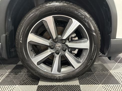 Used 2025 Honda Pilot Touring image 41