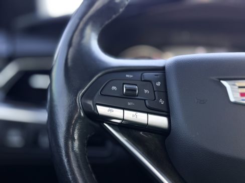 Used 2021 Cadillac XT6 Premium Luxury image 12