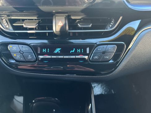 Used 2019 Toyota C-HR XLE image 18