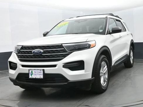 Used 2022 Ford Explorer XLT AWD/4WD image 1