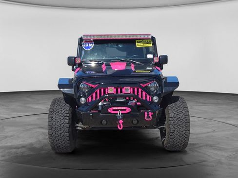 Used 2018 Jeep Wrangler Unlimited Sahara AWD/4WD image 2