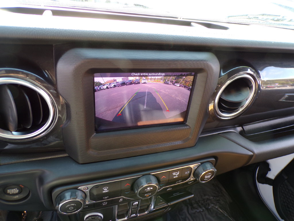 Used 2021 Jeep Wrangler Unlimited Sahara AWD/4WD image 23