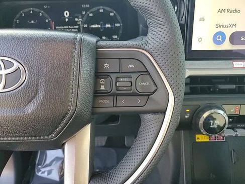 Used 2025 Toyota Tacoma Trailhunter image 18