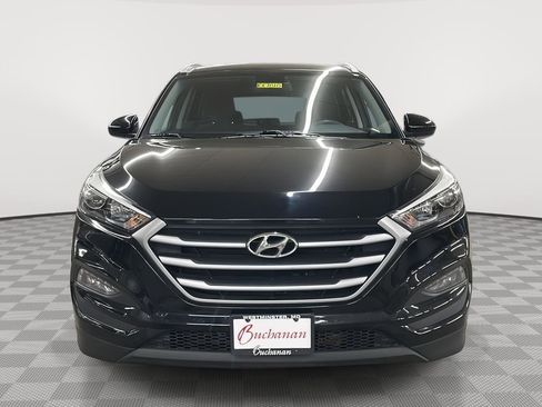 Used 2017 Hyundai Tucson SE image 2