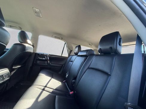 Used 2018 Toyota 4Runner TRD Off-Road Premium AWD/4WD image 27