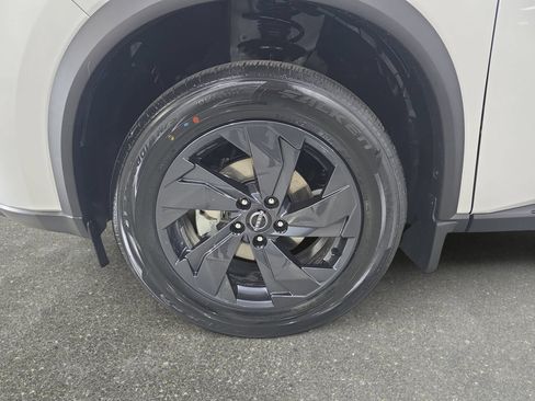 New 2026 Nissan Rogue SV FWD image 32