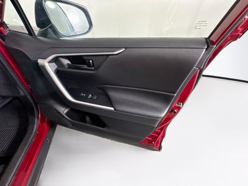 Used 2025 Toyota RAV4 LE FWD image 31