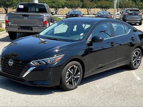 Used 2025 Nissan Sentra SV FWD image 3
