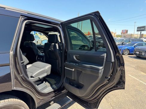 Used 2025 Ford Expedition Platinum w/ Stealth Performance Package AWD/4WD image 39