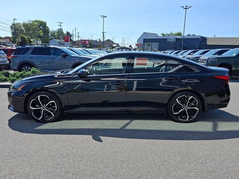 Certified 2023 Nissan Altima 2.5 SR w/ SR Premium Package FWD image 4
