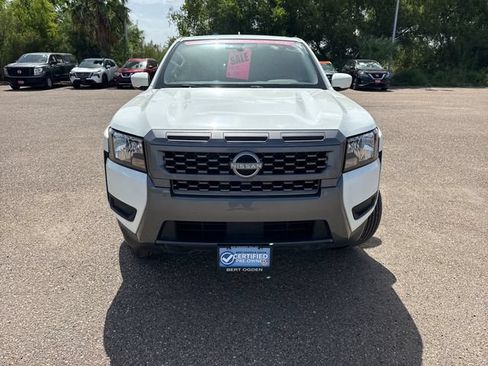 Used 2025 Nissan Frontier SV RWD image 2