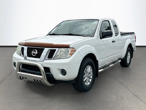 Used 2019 Nissan Frontier SV image 3