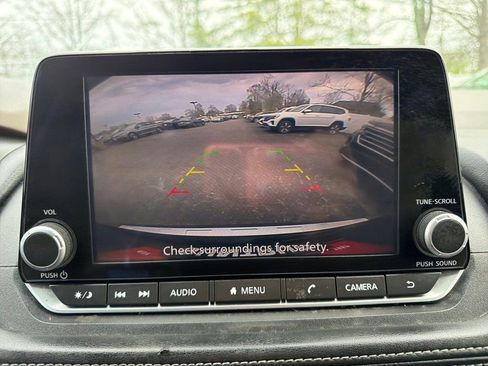 Used 2023 Nissan Rogue SV image 22