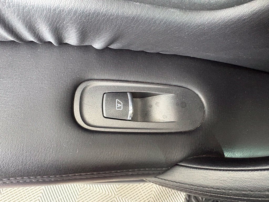 Used 2023 Nissan Armada SL w/ Captain's Chairs Package AWD/4WD image 48
