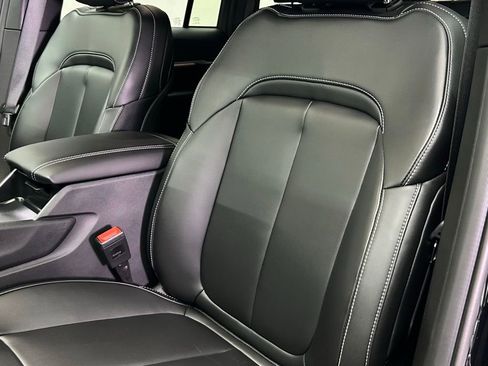 New 2025 Jeep Grand Cherokee Limited w/ Black Appearance Package image 17