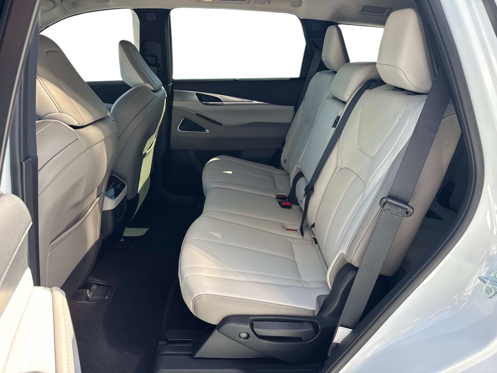 Used 2026 INFINITI QX60 Luxe w/ Cargo Package AWD/4WD image 14