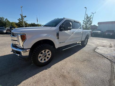 Used 2018 Ford F250 Lariat w/ Lariat Ultimate Package AWD/4WD image 3