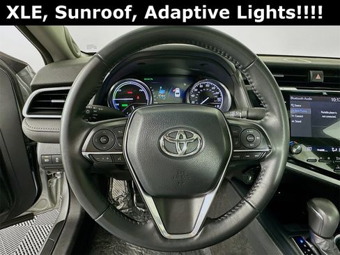 Used 2018 Toyota Camry XLE image 12