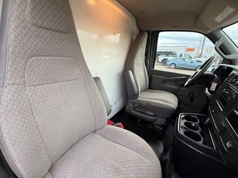Used 2018 Chevrolet Express 3500 image 14