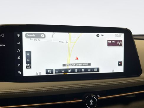 Used 2024 Nissan Ariya AWD image 15