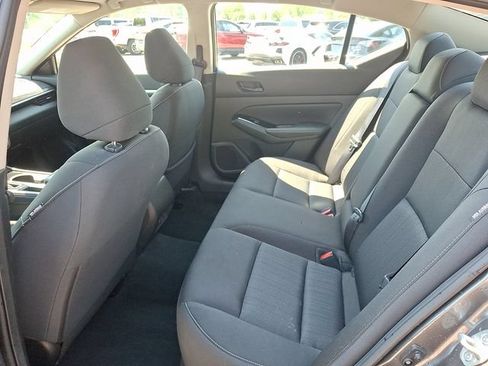 Used 2023 Nissan Altima 2.5 SV FWD image 12
