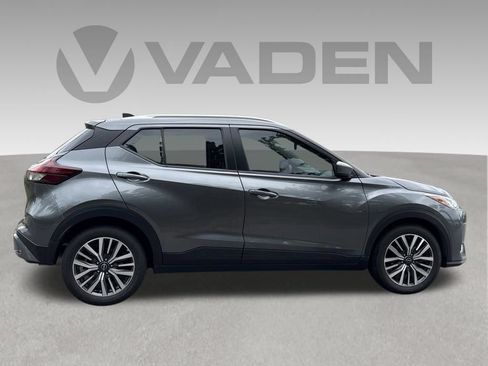 Used 2023 Nissan Kicks SV FWD image 4