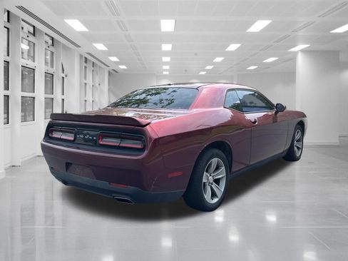 Used 2019 Dodge Challenger SXT RWD image 5
