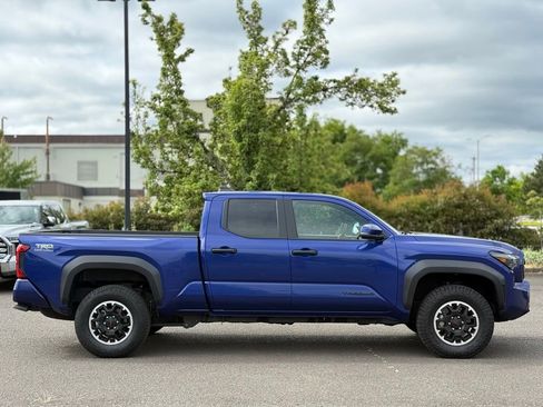 Used 2025 Toyota Tacoma TRD Off-Road w/ TRD Off Road Upgrade Package AWD/4WD image 6