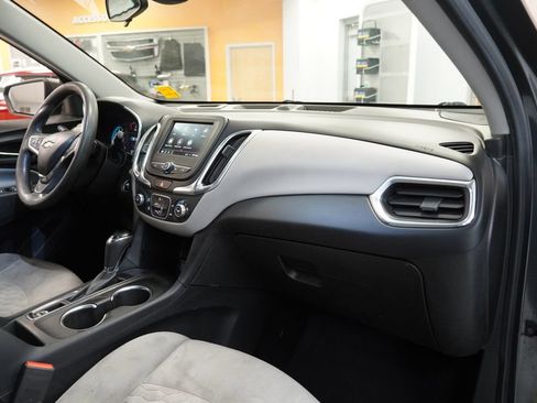 Used 2020 Chevrolet Equinox LS FWD image 36