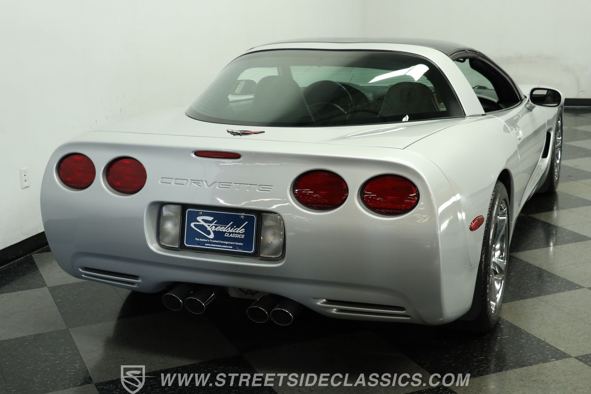 Used 1998 Chevrolet Corvette Coupe w/ Roof Pkg RWD image 9