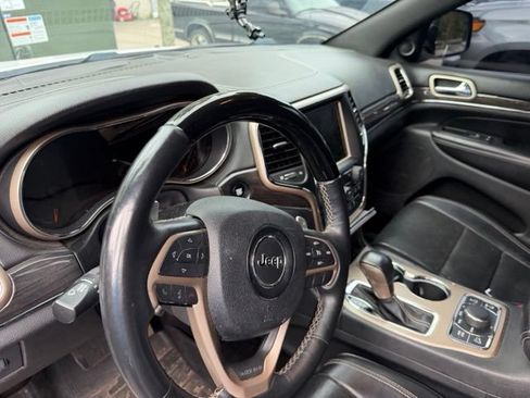 Used 2017 Jeep Grand Cherokee Overland AWD/4WD image 13