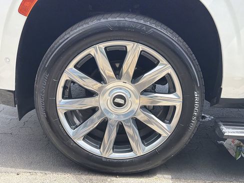 Used 2024 Cadillac Escalade Premium Luxury Platinum w/ Heavy-Duty Trailer Package image 11