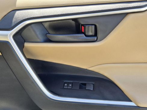 Used 2020 Toyota RAV4 LE image 26