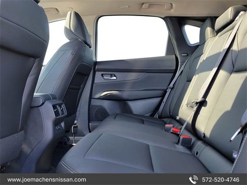 New 2025 Nissan Murano SL image 18