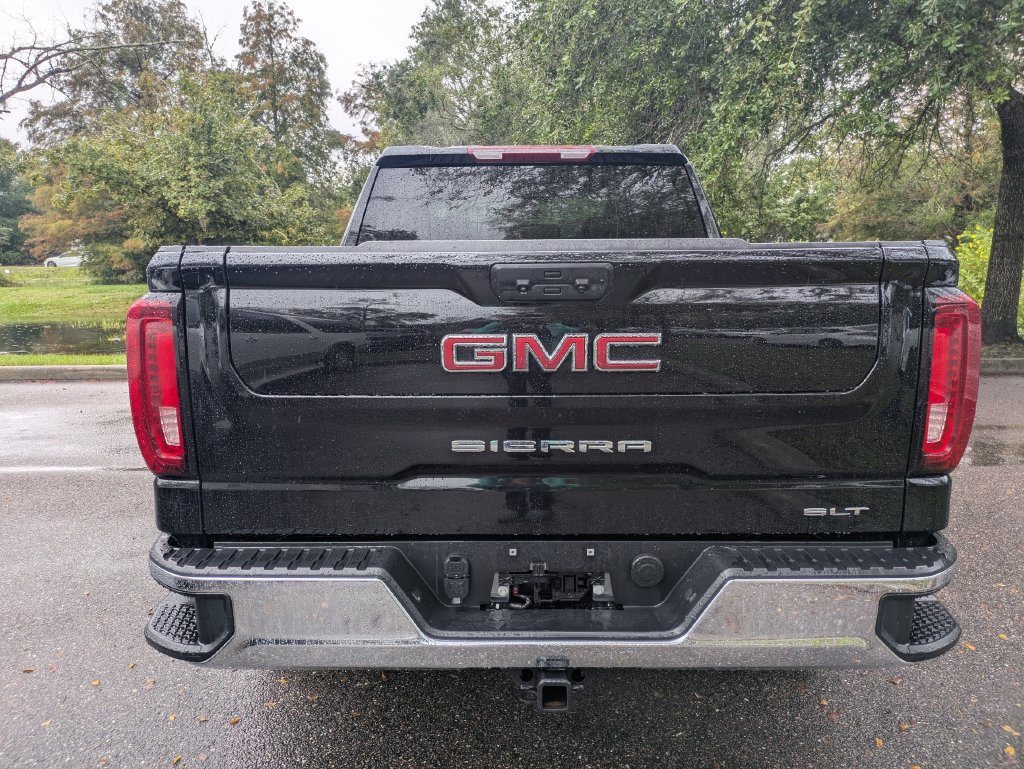 Used 2025 GMC Sierra 1500 SLT AWD/4WD image 4