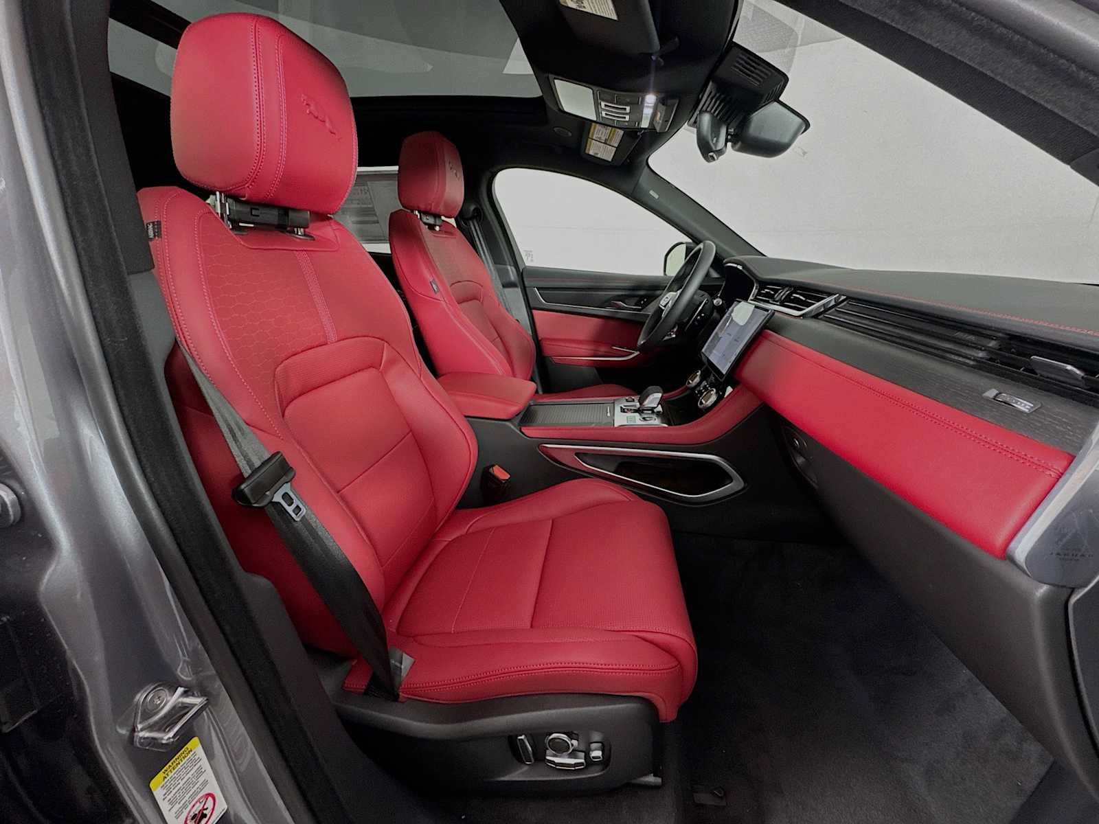 New 2025 Jaguar F-PACE R-Dynamic S AWD/4WD image 28