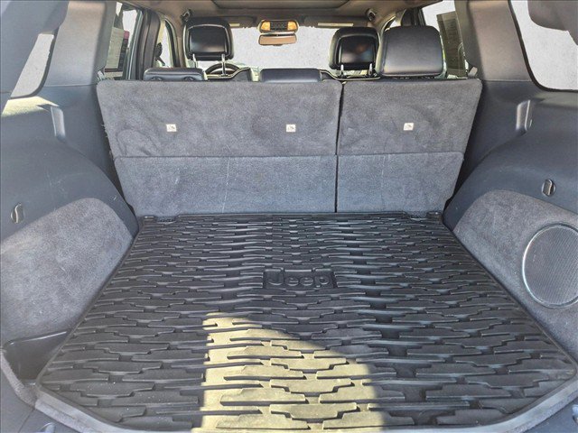 Used 2015 Jeep Grand Cherokee Overland w/ Advanced Technology Group AWD/4WD image 29