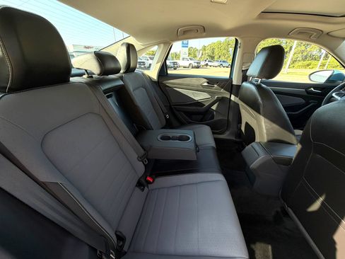 Used 2026 Volkswagen Jetta SE FWD image 29