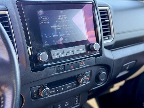 Used 2024 Nissan Frontier SV w/ SV Convenience Package image 19