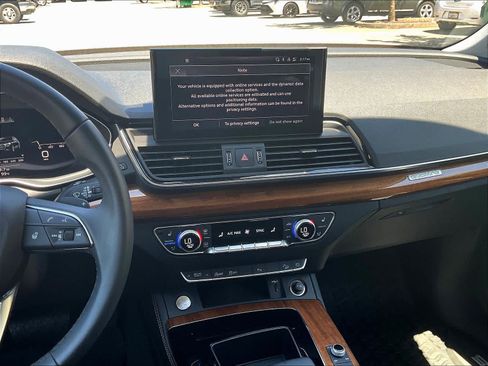 Used 2021 Audi Q5 2.0T Premium Plus w/ Premium Plus Package AWD/4WD image 9