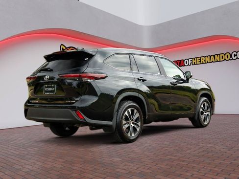 Used 2026 Toyota Highlander XLE AWD/4WD image 5