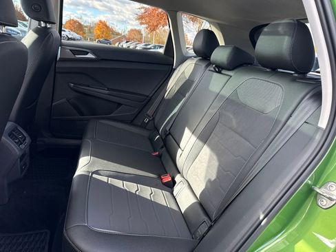 Certified 2025 Volkswagen Taos SE image 33